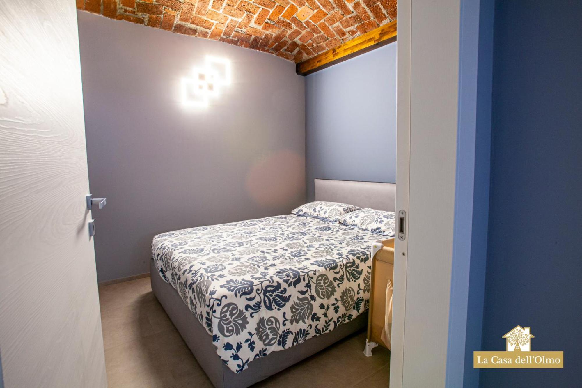 La Casa Dell'Olmo - Suite Apartment Кунео Экстерьер фото